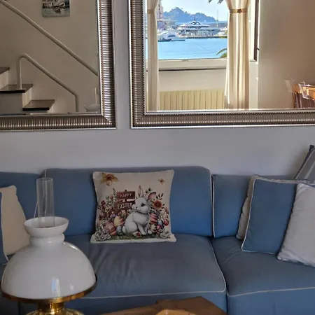 Acquamarina Apartman *